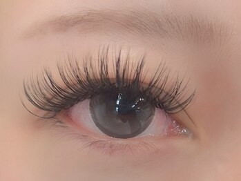 バナナ(Banana)の写真/モテ可愛な上向きまつげ実現!支持率◎オリジナルの最新技法で"今までにないモチ×圧倒的ボリューム感"！