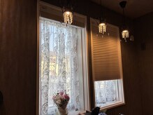 フラワー(flower)の雰囲気（落ち着いた店内照明になっています。非日常がテーマです。）