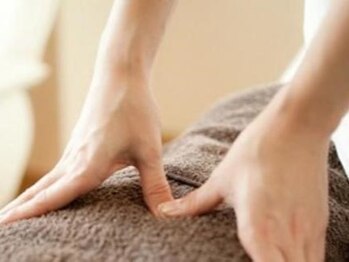 藍ボディメンテナンスの写真/絶妙な力加減で口コミ高評価サロン◎凝り固まった首・肩こり/背中の張りは強圧のマッサージで解消!!