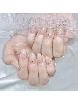 リッシュ トロワ(RICHE trois)/ラメフレンチネイル