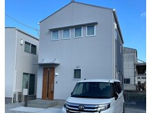 ヨサパーク フレア(YOSA PARK)の雰囲気（一軒家が4件並んでいるうちの道から3番目の白い家です）