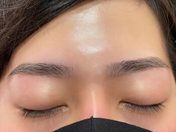 アイマジック 新宿南口店(EYE MAJIC)/韓国風ストレート眉|メンズ眉