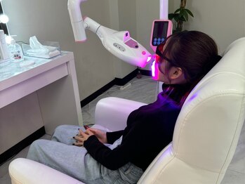 エクシアホワイトニング 三宮駅前店/【施術の様子】ホワイトニング