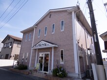 パルファンの雰囲気（当店外観目の前に平面駐車場３台有り）