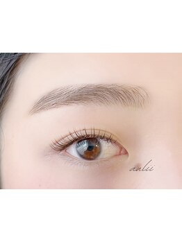 ナチュラル上品な目元にしたい