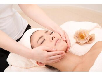 ナチュラルサイエンス直営エステ リトルサロン(Littele Salon)/デコルテ&フェイシャル