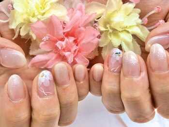 ディーネイル 京橋(D-nail)/立和名/控えめ可愛いお花ネイル