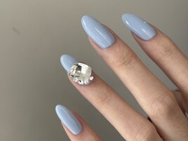 シンプルビジューネイル