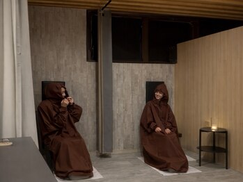 ソルナ 吉塚(SOLUNA)の写真/【ペア4人迄同時〇】お友達や家族と一緒に黄土の本格よもぎ蒸し♪〔お得なペア割/サブスクも〕