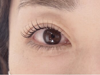 イアラ(era.)/自然に盛れるまつ毛パーマ