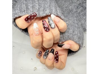 ルーンネイル(Lune Nail)