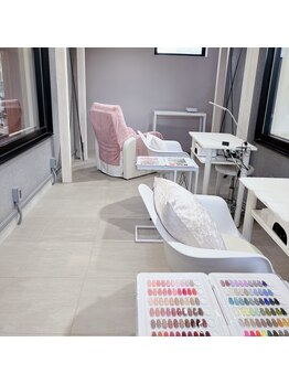 アールワークオブアート(R WORK OF ART)の写真/ネイルケアで大人の身嗜みを♪ツルツルピカピカで仕事でもプライベートでも好印象◎