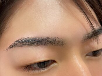 アイマジック 新宿南口店(EYE MAJIC)/韓国風ストレート眉|メンズ眉