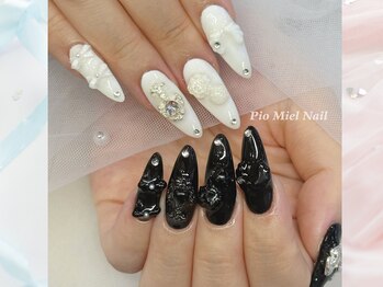 ホワイト×ブラック立体フラワー