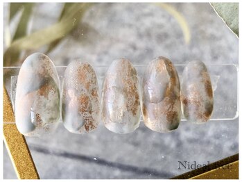 ニディアルツリー(Nideal tree)/Light Nuance 8,100円