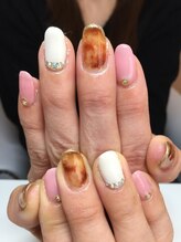 ラ シュシュ(La chou chou)/べっ甲ネイル