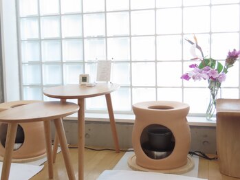 パタキ 恵比寿(PATAKI)の写真/【１対１の特別空間】沖縄産無農薬100%よもぎ蒸しとハーブをあなたのご体調に合わせてブレンドします♪