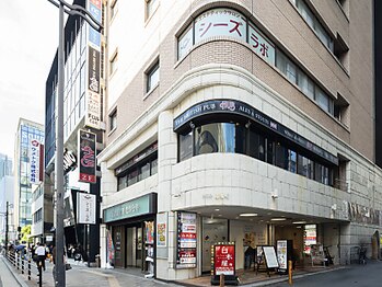 ザ ウィンバックサロン(THE WINBACK SALON)/チロル茶屋町ビル外観