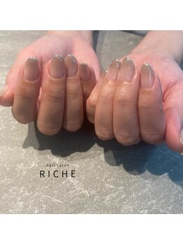 リッシュ(RICHE)/グレージュグラデ×ラメフレンチ