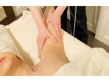 モワメーム(Moi-meme)/バストは大きく！二の腕は細く！