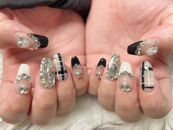 ネイルサロン アンジュ(Nail salon ANGE)の写真/キラキラスカルプ¥8980(オフ込)■デザスカ定額¥9980/¥12000■サンプル多数ご用意♪