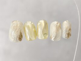 淡色ゴールドニュアンス