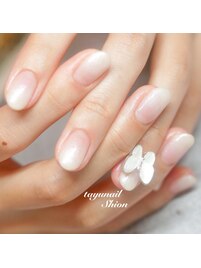 ホワイトグラデーションネイル☆