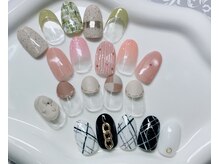 街のネイル屋さんの雰囲気(11月限定アートサンプル¥5,400(税込))