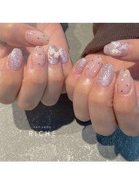 キラキラピンクネイル