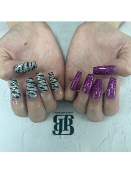 ネイルサロンレイアス(RAYAS)/ぷっくりゼブラネイル