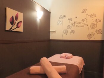 千惠リラクゼーションの写真/【半個室だけどカップルで利用可能◎】お手頃価格×高技術なもみほぐしで癒されながら疲れをほぐす♪