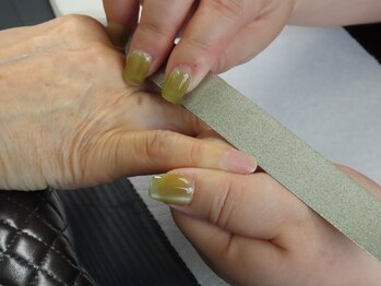 アンドキキ(&KIKI)の写真/【チップで長さだしのできるサロン】爪が折れてしまった、亀裂が入った等のお悩みを解消して理想の指先へ★