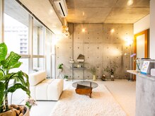 フィーカ(fika)の雰囲気（待合は広々とした空間です♪）
