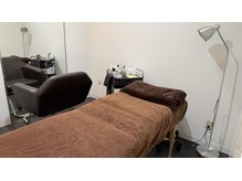 個室でまつ毛パーマを行います！