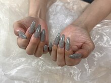 ヒラソルネイル(Girasol nail)の雰囲気（長さだしコースご用意しております♪）