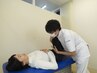 【膝の痛み・違和感】歩き方や関節の動きを確認する全身オステオパシー施術