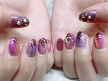 ラウンドアバウト(roundabout)/マグネットのキラキラネイル☆