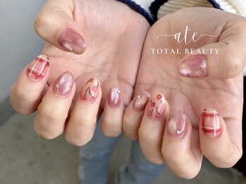 チェック×さくらんぼネイル