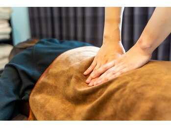 嗣光の写真/様々な要因が考えられる”腰痛”をはじめとした腰まわりの不調。その不調に最適な関わり方を、共に考える。