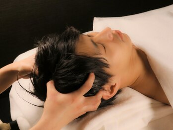 トウキョウギンザスパ(TOKYO GINZA SPA.)の写真/【とろけるヘッドスパ◇全室個室】ついつい眠ってしまう癒しの手技をぜひ体感してください♪9時～23時迄◎