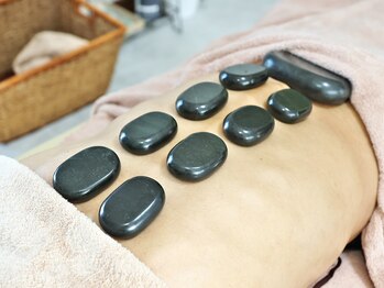 ユルリ(YURURI)/バザルトのケアの最初に置き石