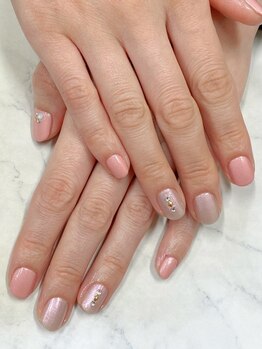 ネイルズ アヴァンティ(Nails Avanti)/ネイルケア付デザインマニキュア