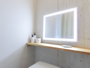 リプレサ バイ エステマニア(Ripresa)/化粧スペース