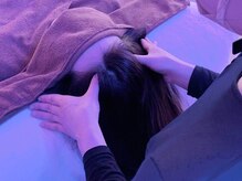 サロンドループ(salon de LOOP)/前頭部をほぐす