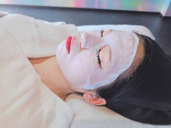 ARIS 【アリス】高松店の写真/土台であるボディの背面とデコルテから顔筋ケア!内側から若々しい印象の肌を育む熟練の技術を個室空間で