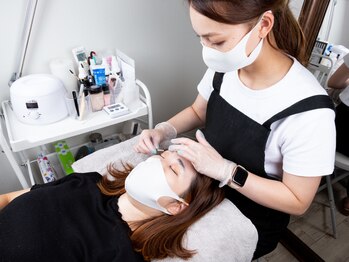 ベルーチェ(BELUCE)/ハリウッドブロウリフト