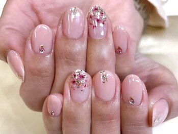 フローレスネイル 新宿西口店(FlawlessNail)の写真/OLさんに高い人気☆≪毎回オフ無料!!定額シンプルコース¥5800～≫300種類のサンプルで飽きないネイルを♪