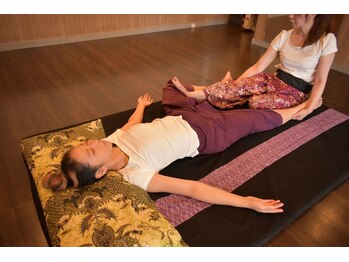 タイ式本舗/タイ古式マッサージ(足浴付)