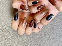 トレンドネイルにも対応しております♪やり放題コースが人気♪