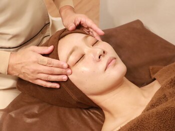 銀座エイジングケアサロン/毛穴/フェイシャル/銀座/シミ